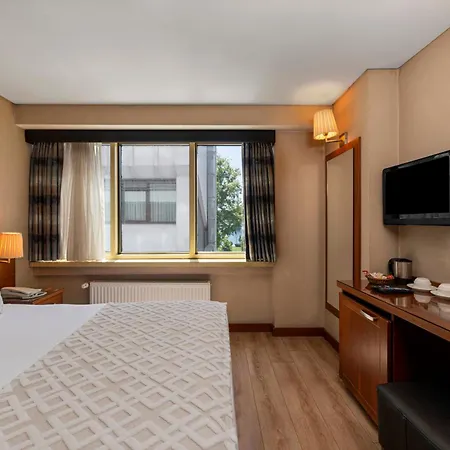 Golden Hotel 4*