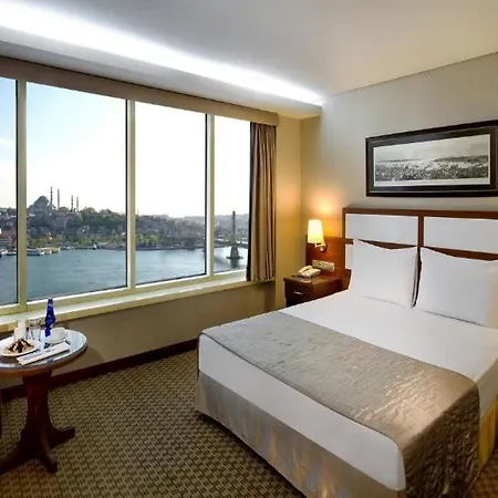 Golden Hotel