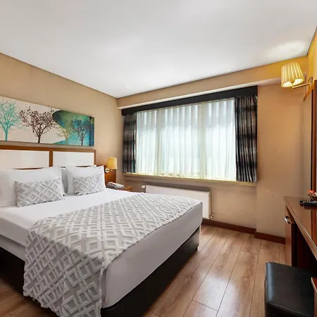 Golden Hotel
