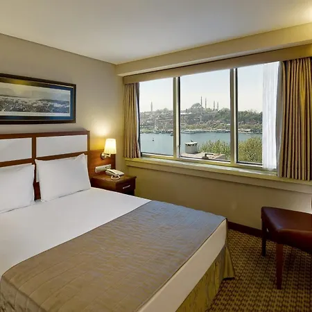 Golden Hotel 4*