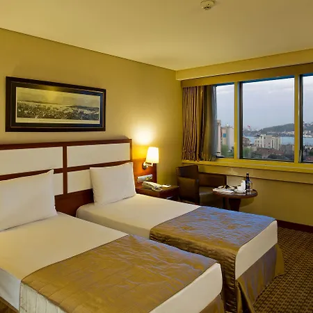 Golden Hotel